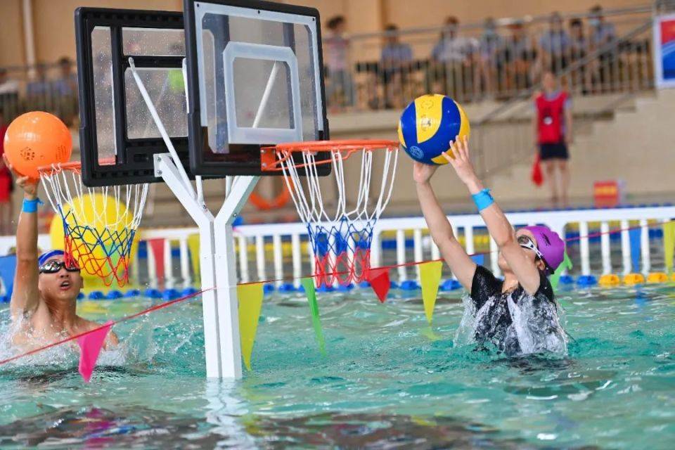 -关于大型水上漂浮运动会，水上运动的全新体验的信息