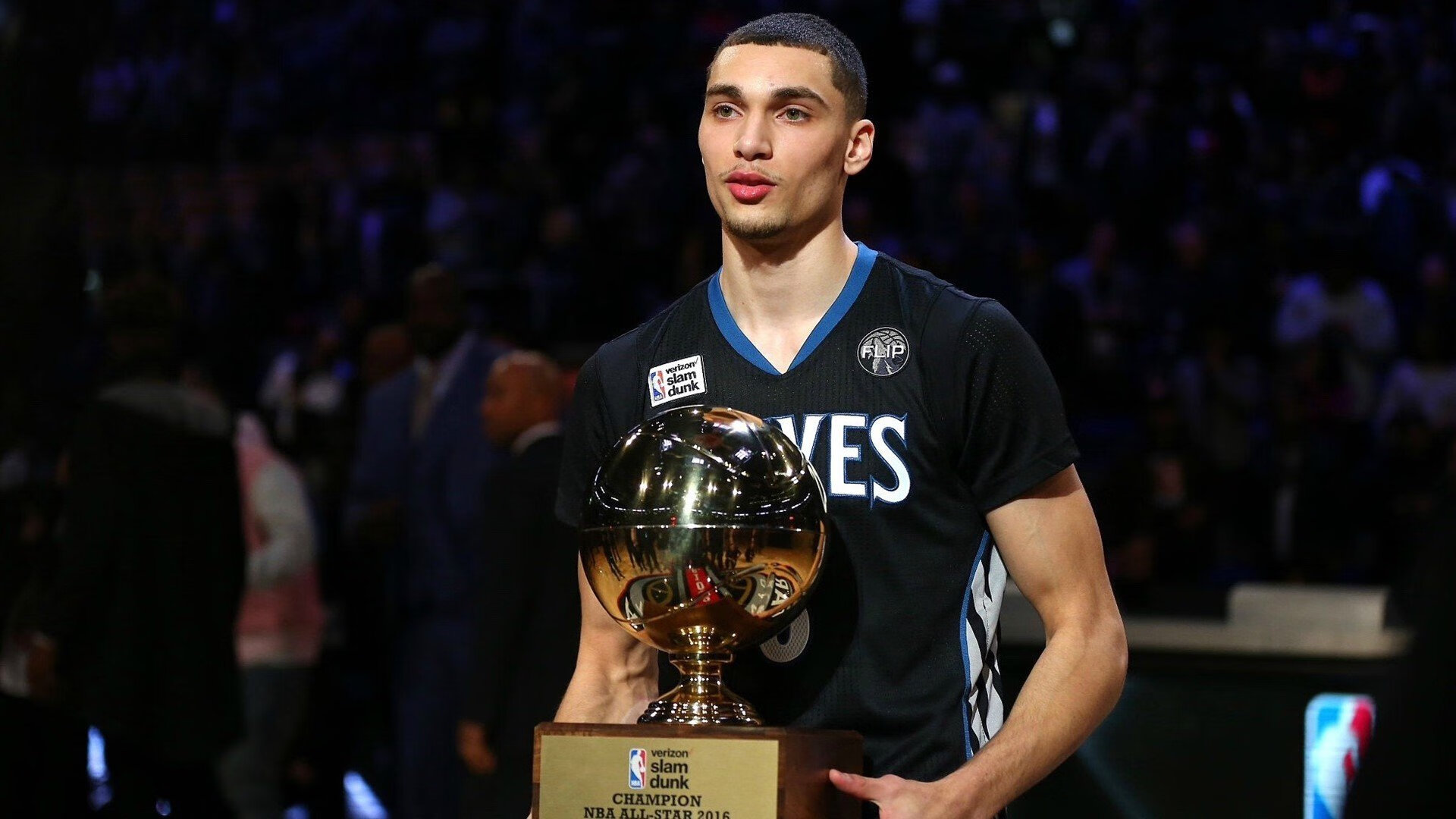 星空体育APP官方下载-“最炫扣篮：年度最佳扣篮大赛”，最好的扣篮大赛