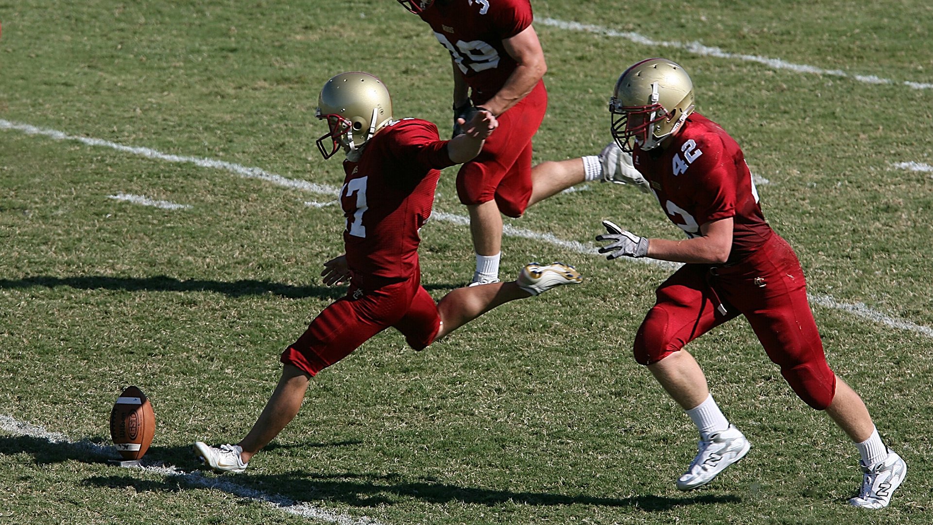 星空电竞在线平台-穿越火线全民枪王争霸赛，最强射手谁属？，全民枪战王者最厉害的枪
