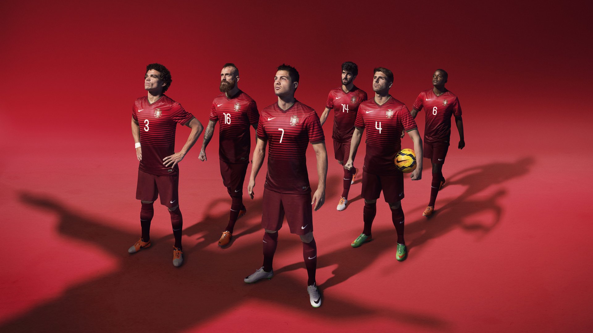 天使队进攻节奏快速，迅速拉开比分优势，天使队成员